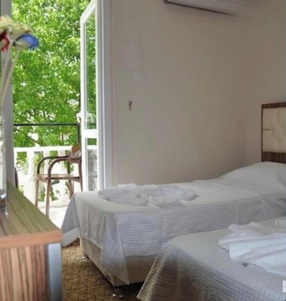 Classic Twin Room, 2 Twin Beds, Non Smoking, Garden View