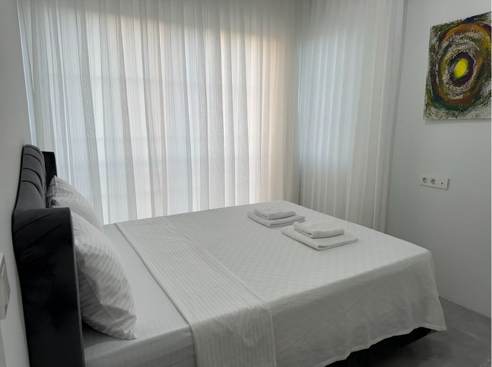 Deluxe Room - Photo 2