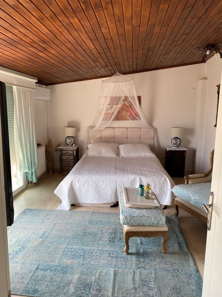 Honeymoon Double Room photo 2