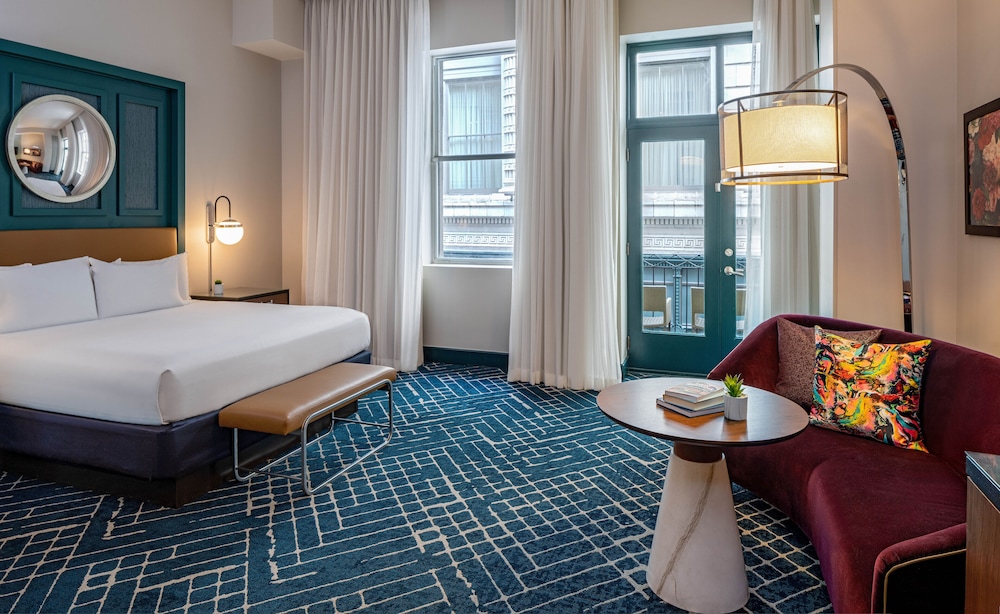 Room, 1 King Bed (Bourbon Street) - Photo 1