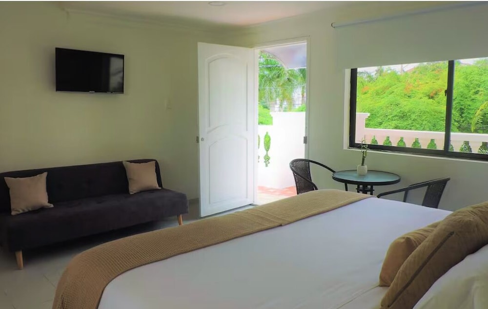 Elite Triple Room, 1 King Bed with Sofa bed, Non Smoking
