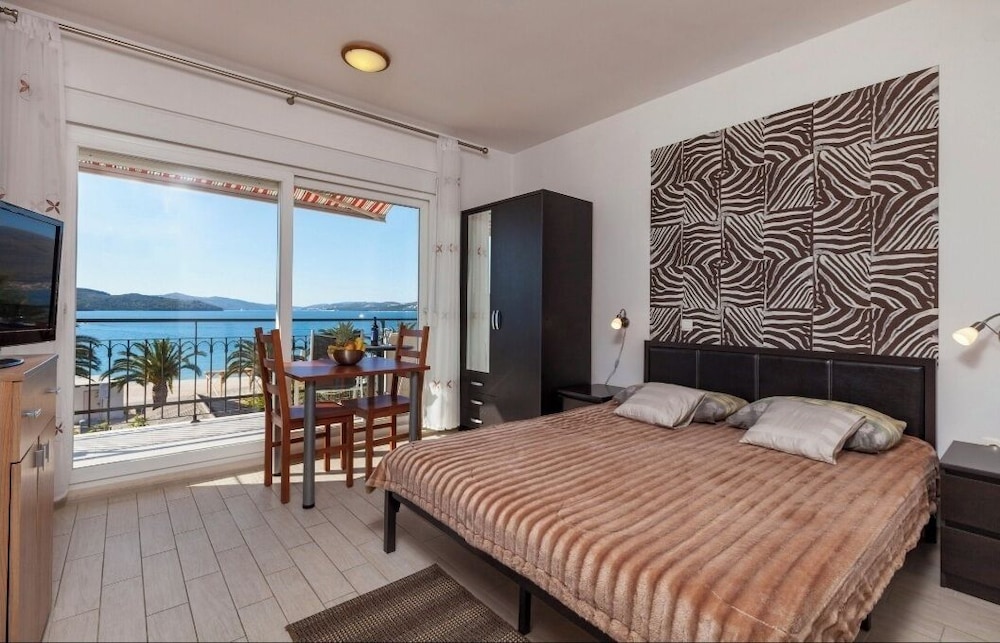 Studio, 1 Bedroom, Sea View photo 2