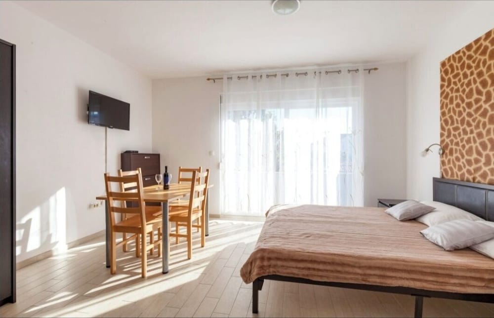 Apartment, 2 Bedrooms, Sea View photo 2