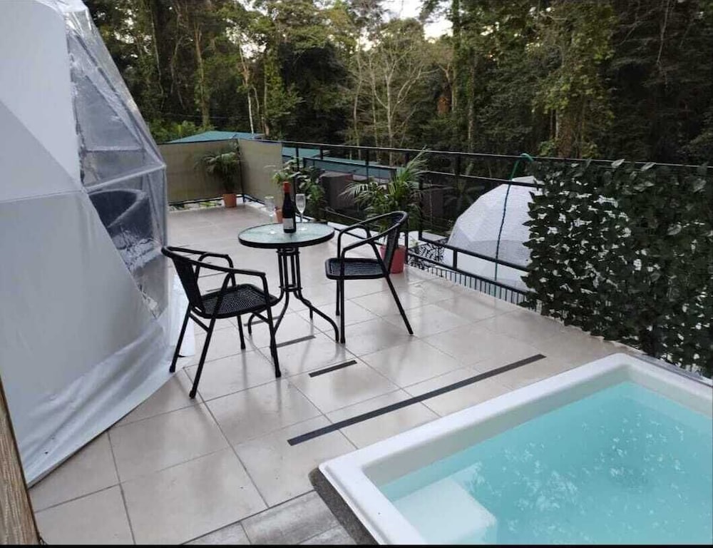 Luxury Tent, 1 King Bed, Pool View