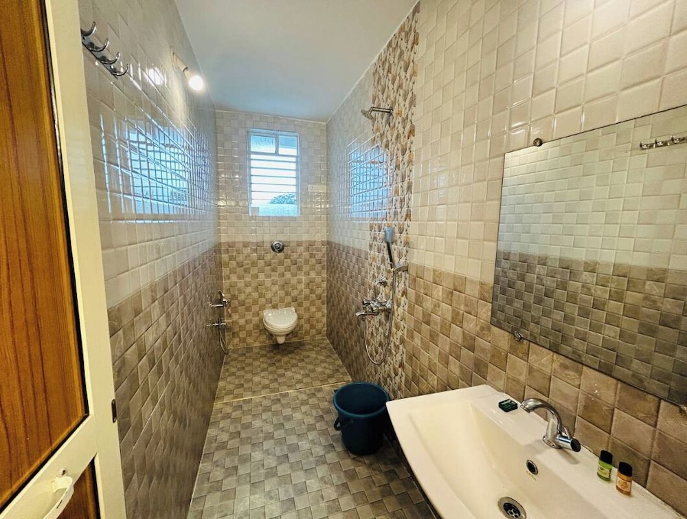 Deluxe Room - Photo 3