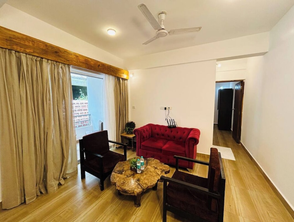 Deluxe Room - Photo 7