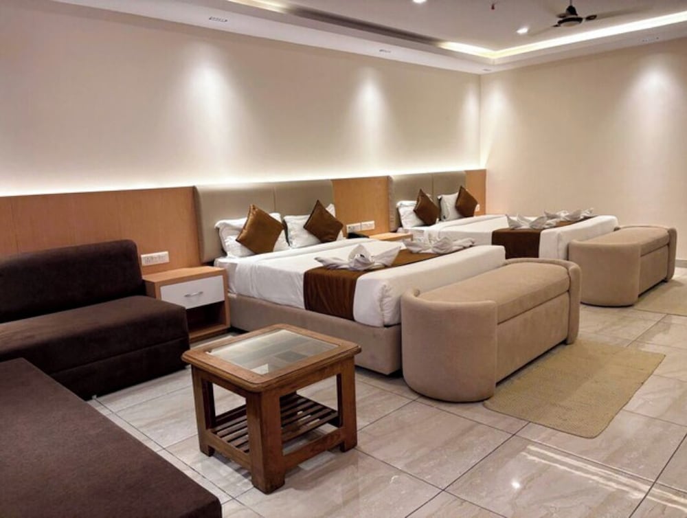 Family Room photo 3