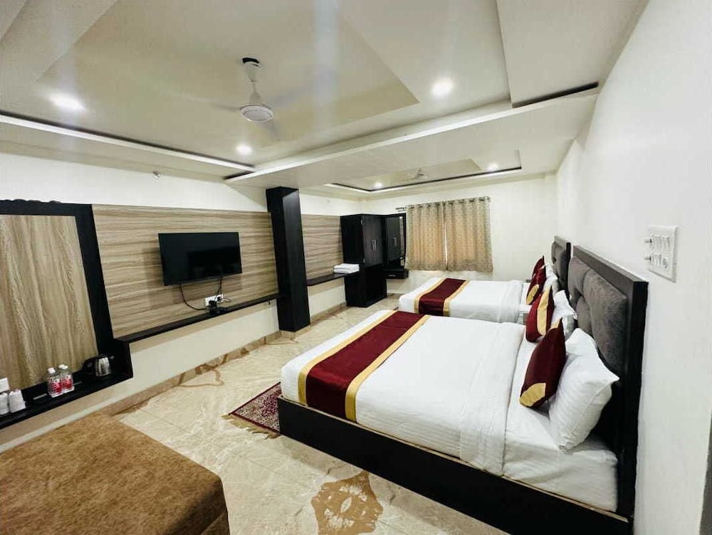 Family Room - Photo 6