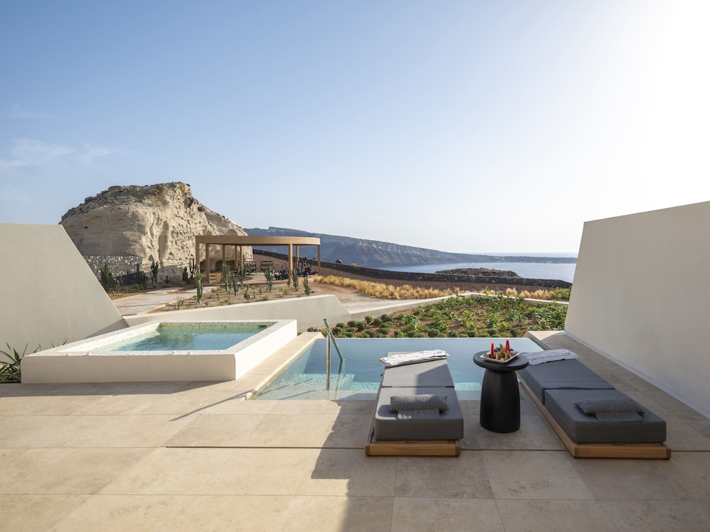 Majestic Sunset & Sea View Suite with Pool and Jacuzzi - Photo 8