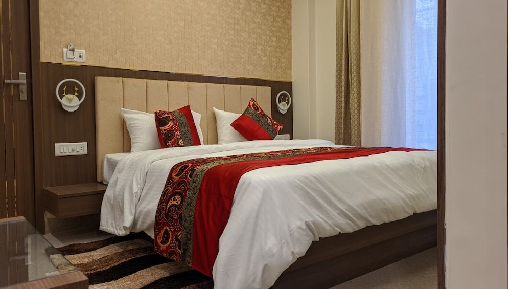 Deluxe Room, City View