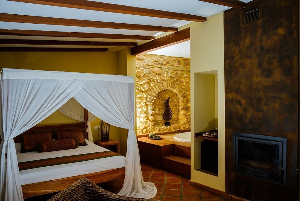 Suite Estudio Superior, 1 Cama King, Bañera de hidromasaje, Zona de Jardín (Suite Junior Superior)