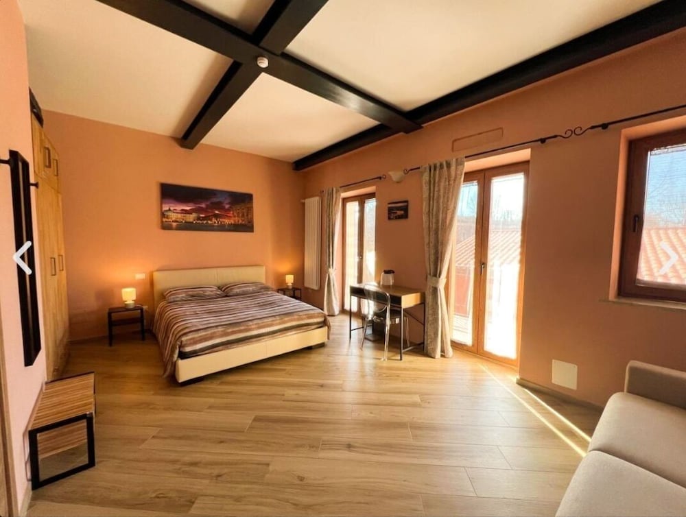 Deluxe Quadruple Room, Ensuite, Courtyard View photo 1