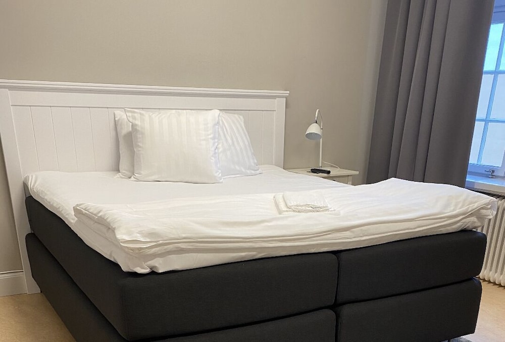 Classic Room, 1 Queen Bed photo 3