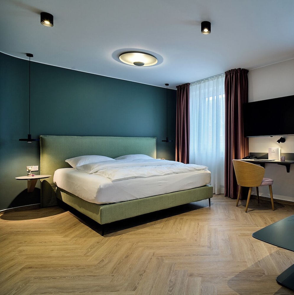 Junior Double Room