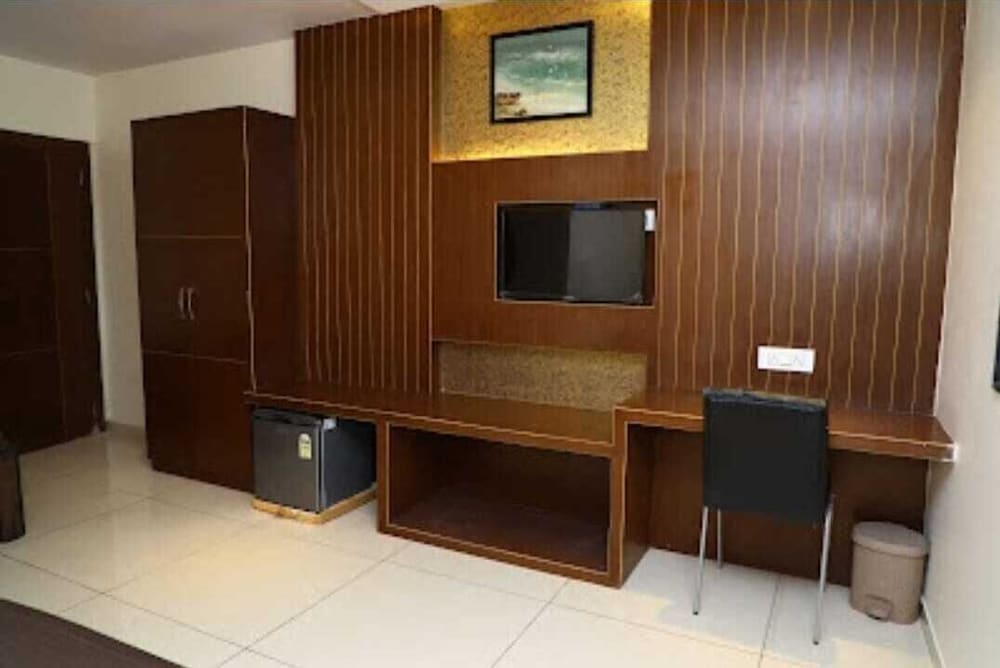 Standard Double Room - Photo 3