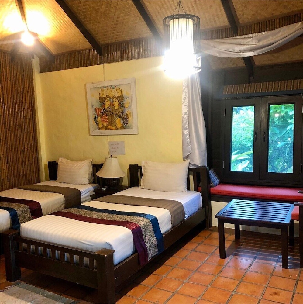 Deluxe Bungalow photo 2