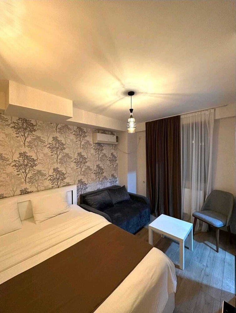 Superior Triple Room, City View