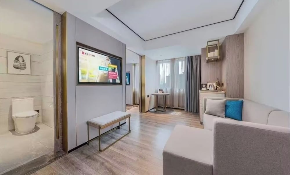 Superior Suite, City View