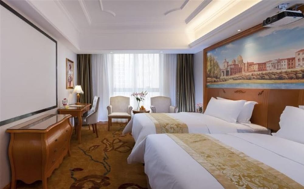 Superior Twin Room, City View photo 1