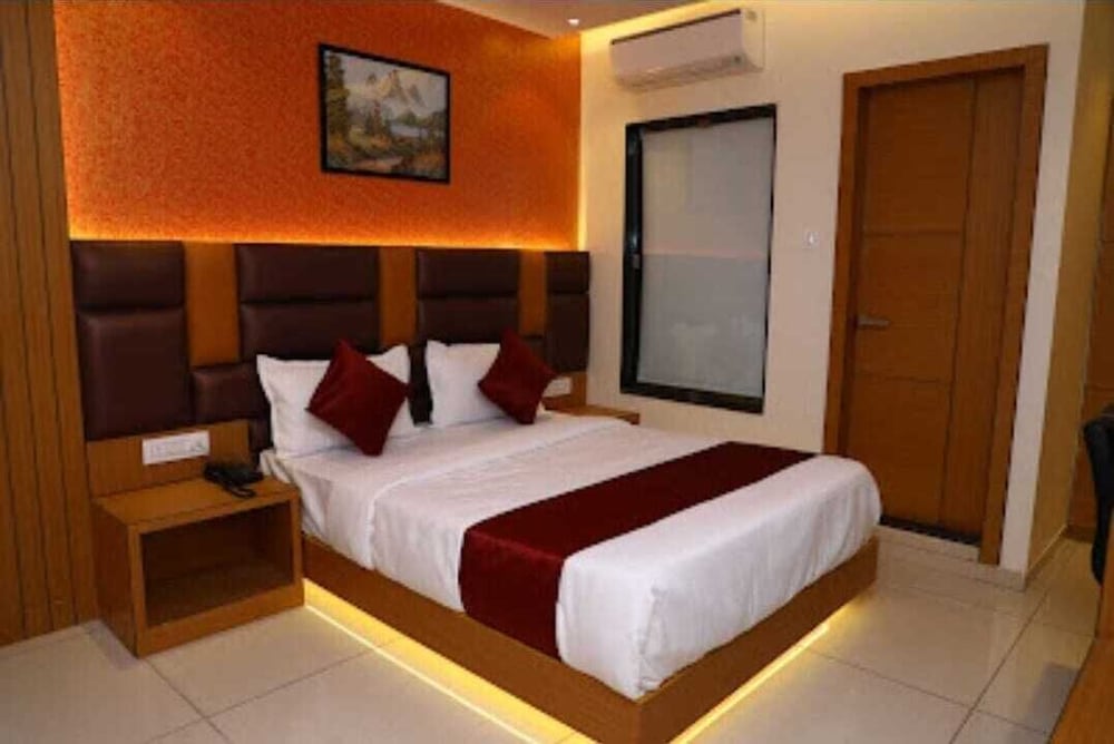 Standard Double Room - Photo 2
