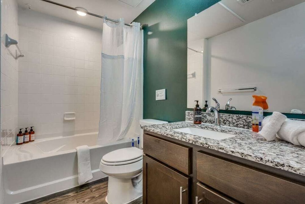 Studio, 1 Bedroom photo 3