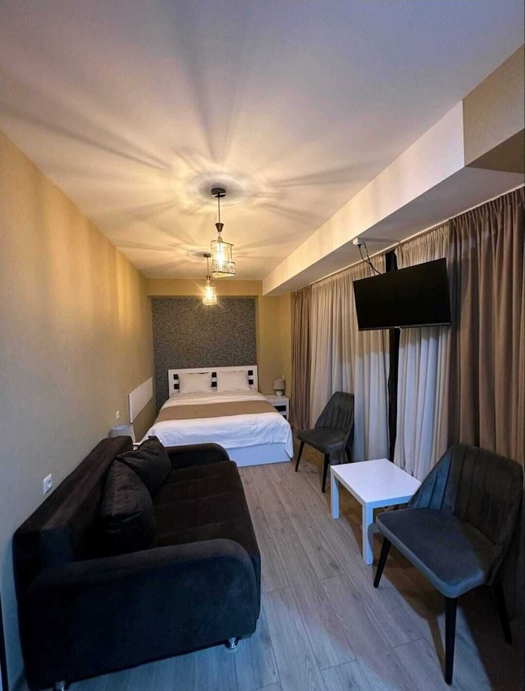 Economy Triple Room, City View