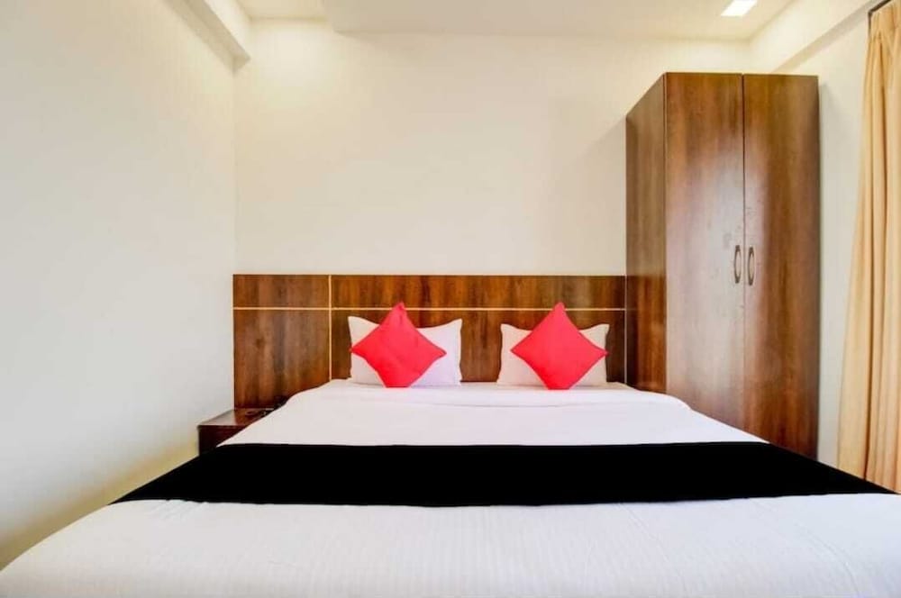 Deluxe Room - Photo 3