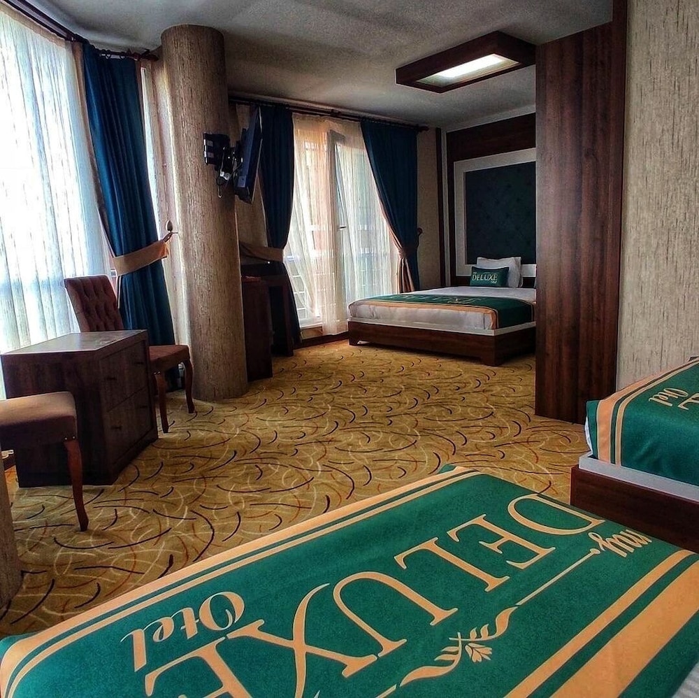 Quadruple Room, City View photo 2