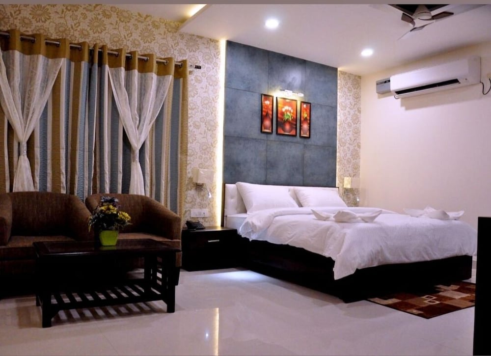 Executive Room - Photo 3