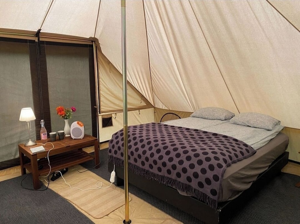 Deluxe Tent photo 1