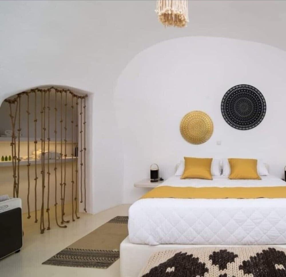 House (Irene Cave, 80m away from main Annex Building)