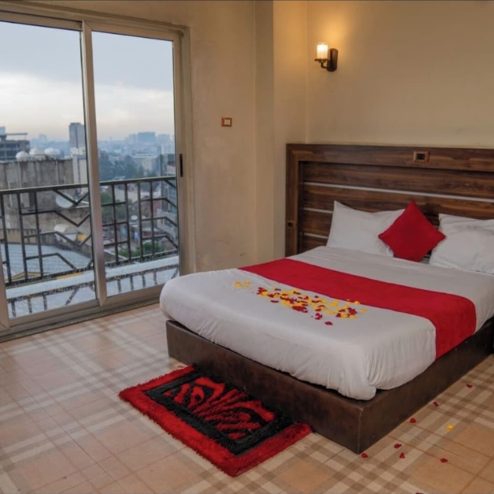 Single Room, Balcony, City View