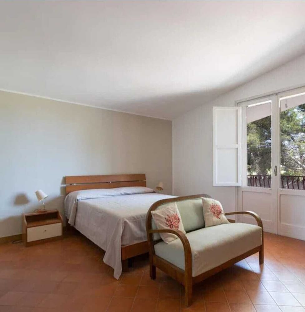 Villa (4 Bedrooms)