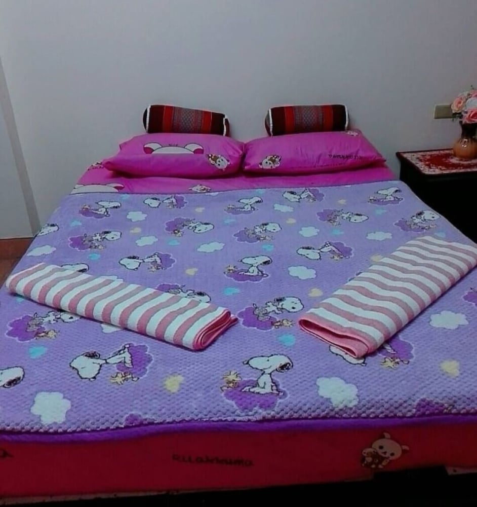 room & sleeping area