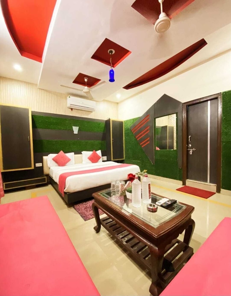 Basic Double Room, City View