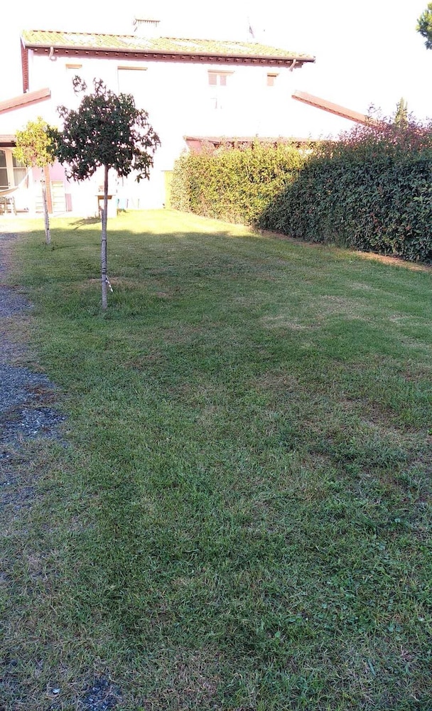 Traditional House, 2 Bedrooms, 2 Bathrooms, Garden Area