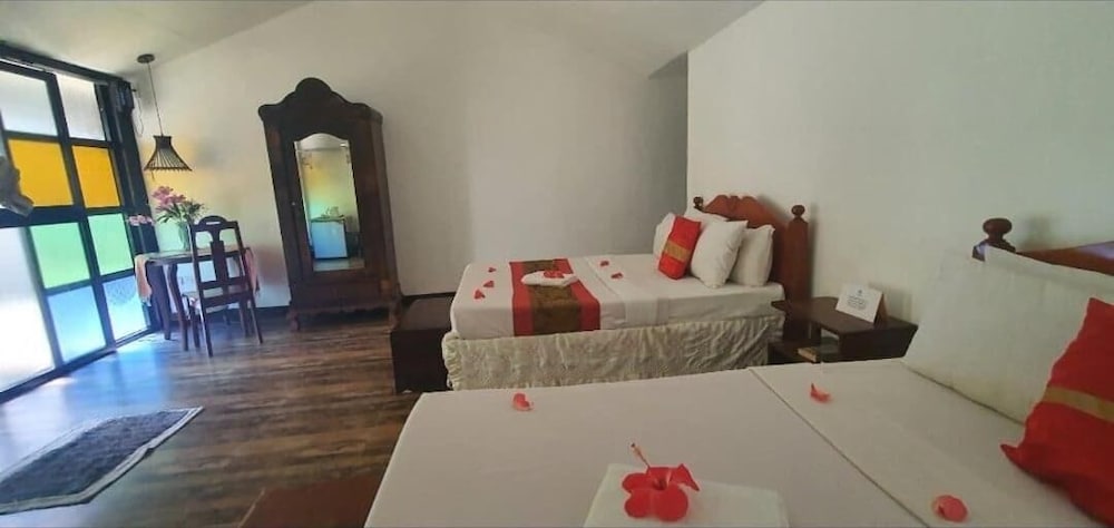 Evangeline Suites for 4 photo 3