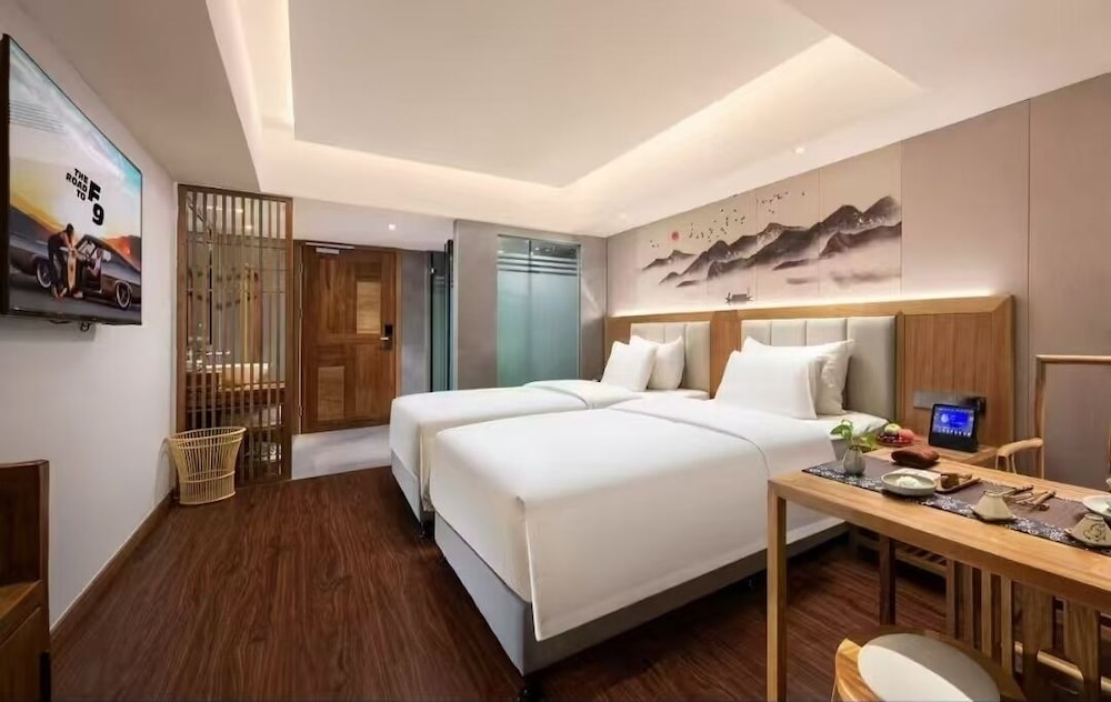 Classic Double Room, City View