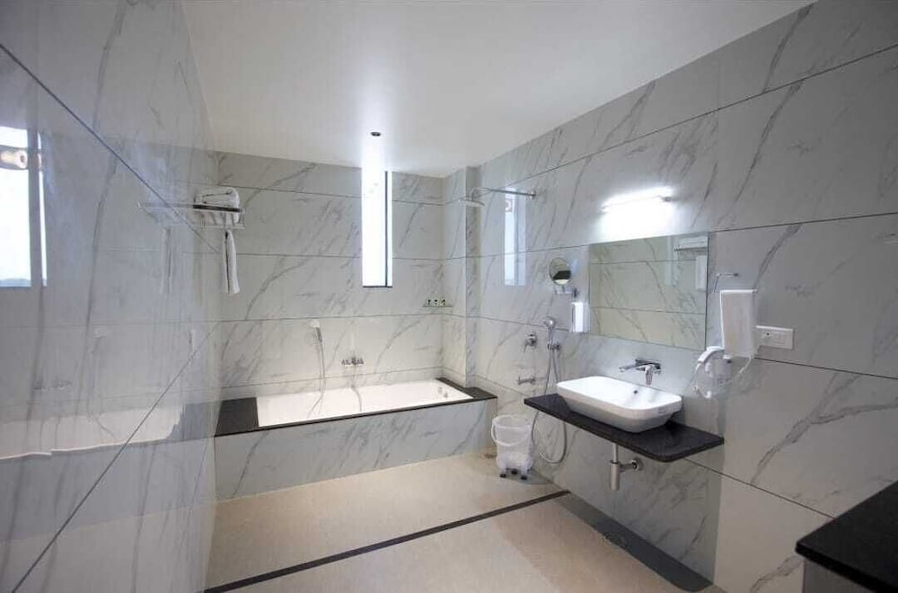 Presidential Suite, Garden View photo 2