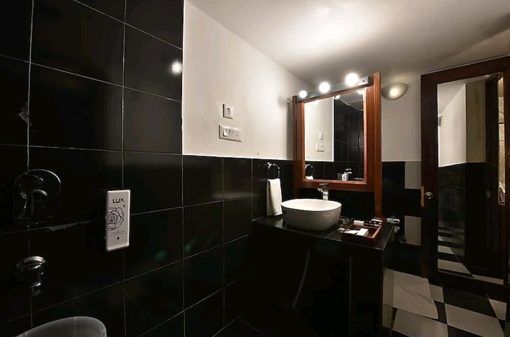 Royal Room - Photo 4