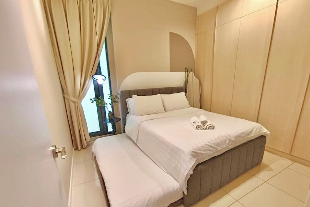 Standard Condo, 1 Bedroom, City View photo 3