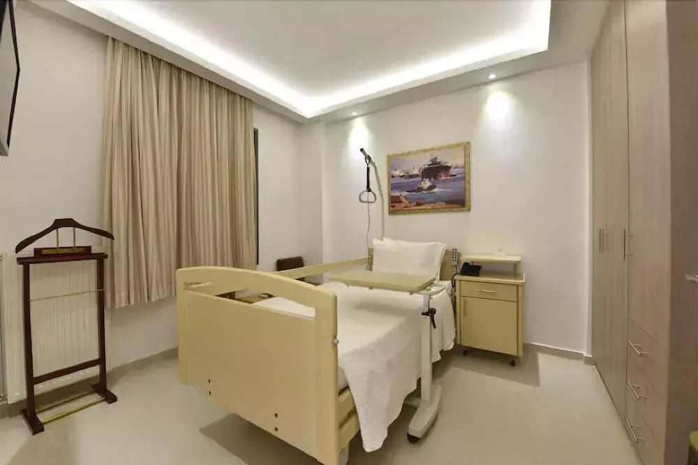Adapted Two Bedroom Apartment With Handicap Sharing Pool photo 2