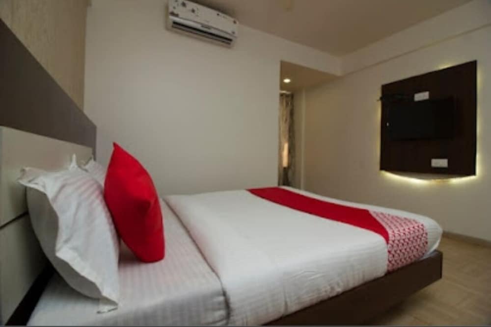 Deluxe AC Room - Photo 2