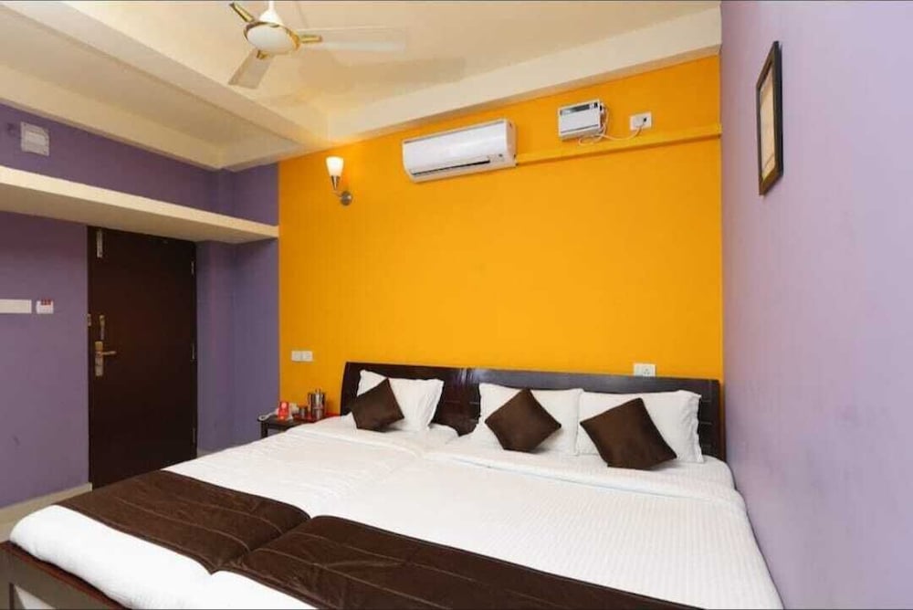 Deluxe Triple Room, City View
