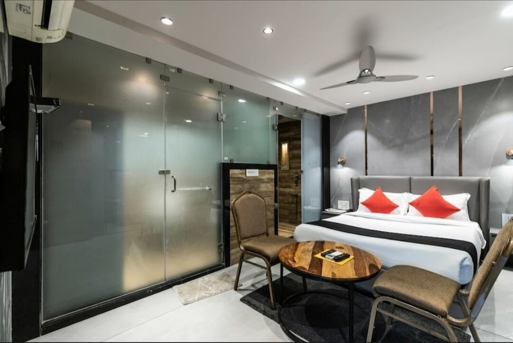Executive Room - Photo 4