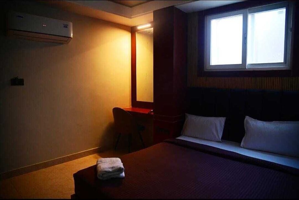 Basic Double Room, City View photo 1
