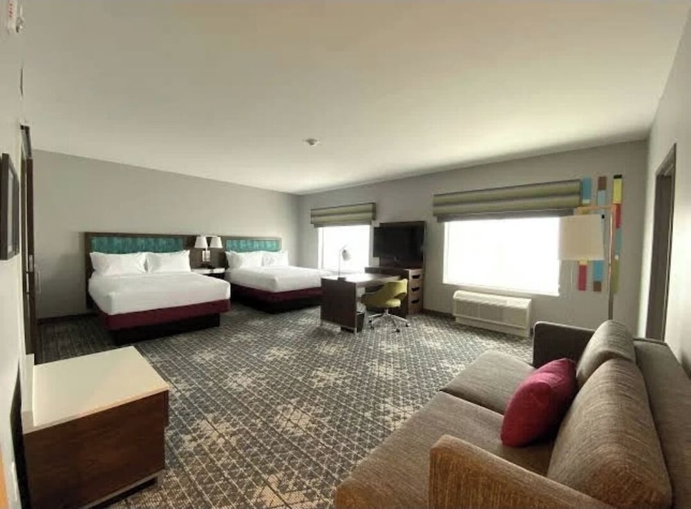 Studio, Multiple Beds, Refrigerator & Microwave photo 2