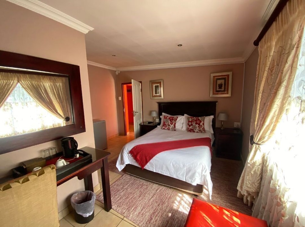Standard Double Room photo 2