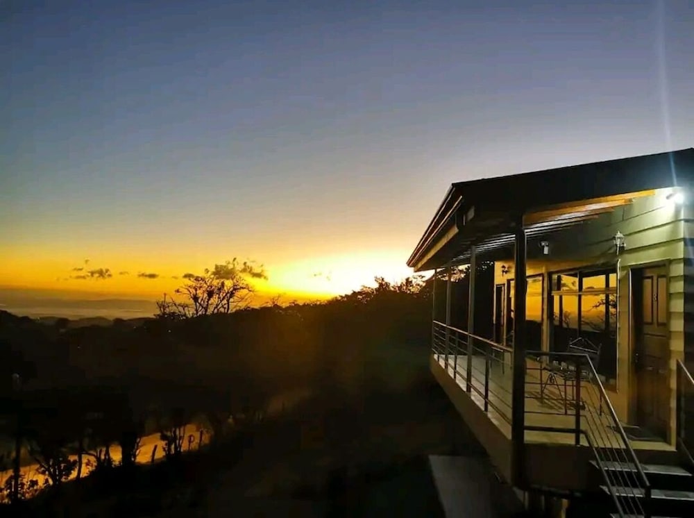 Panoramic Studio, 1 Bedroom, Balcony, Partial Ocean View