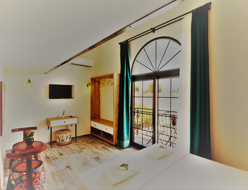 Deluxe Quadruple Room photo 3